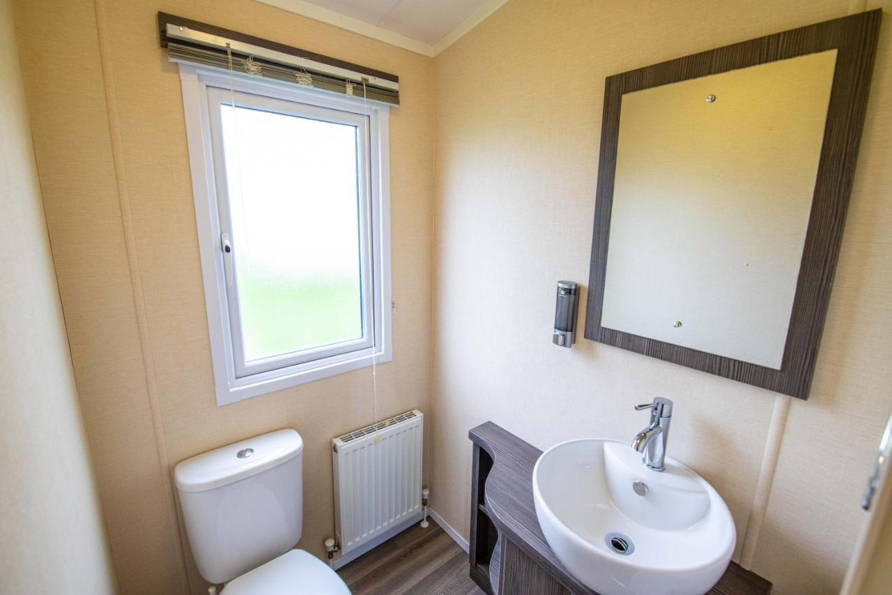 Big Skies Platinum Plus Holiday Home With Wifi, Netflix, Dishwasher, Decking Camber Экстерьер фото