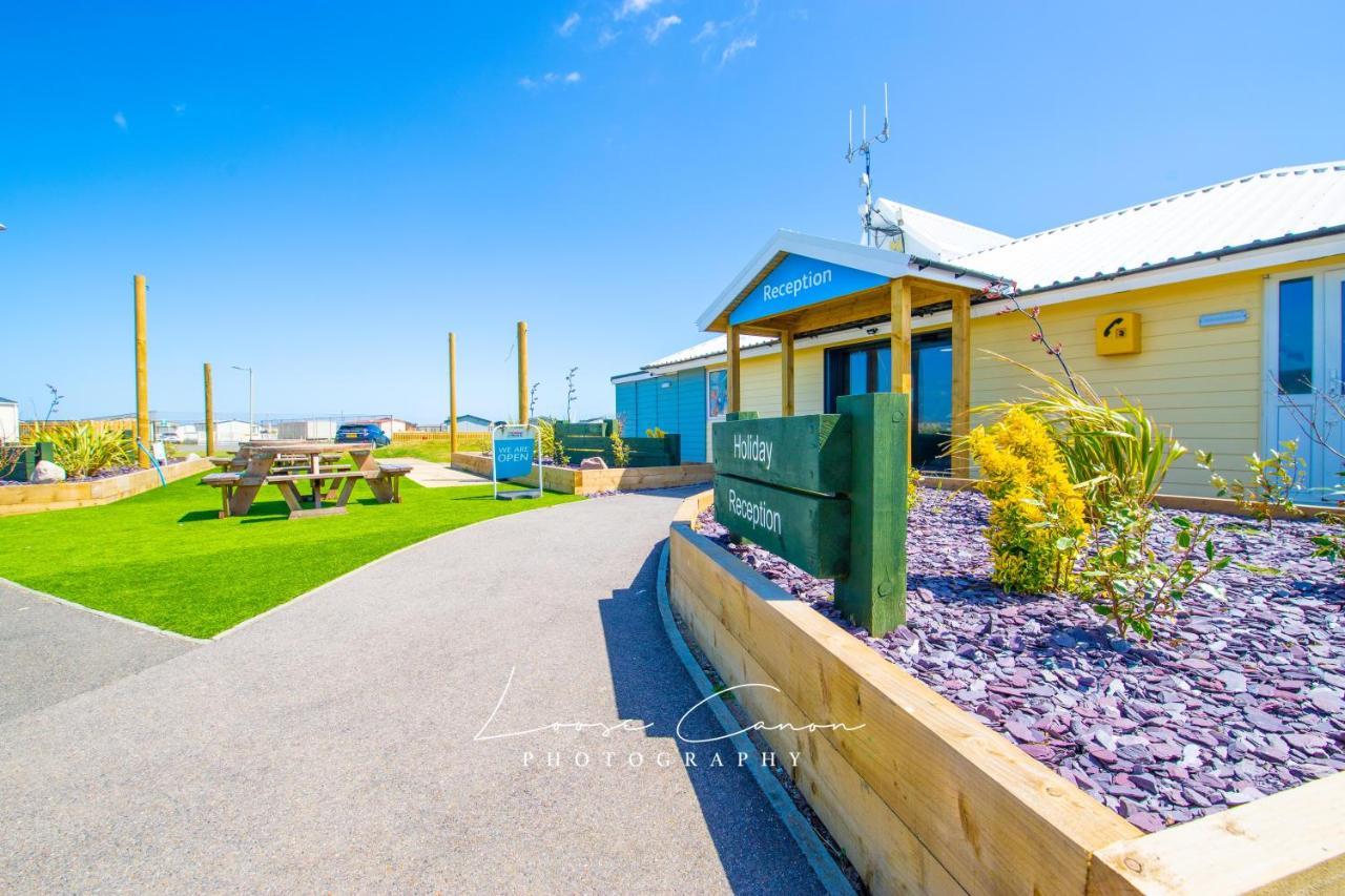 Big Skies Platinum Plus Holiday Home With Wifi, Netflix, Dishwasher, Decking Camber Экстерьер фото